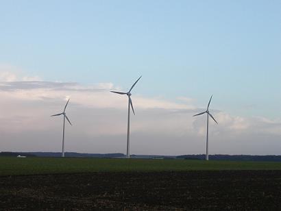 trois éoliennes